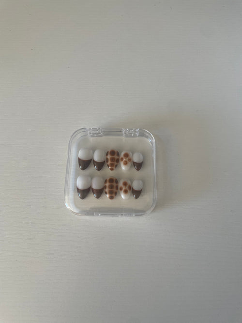 Press on nails-Cocoa Bloom